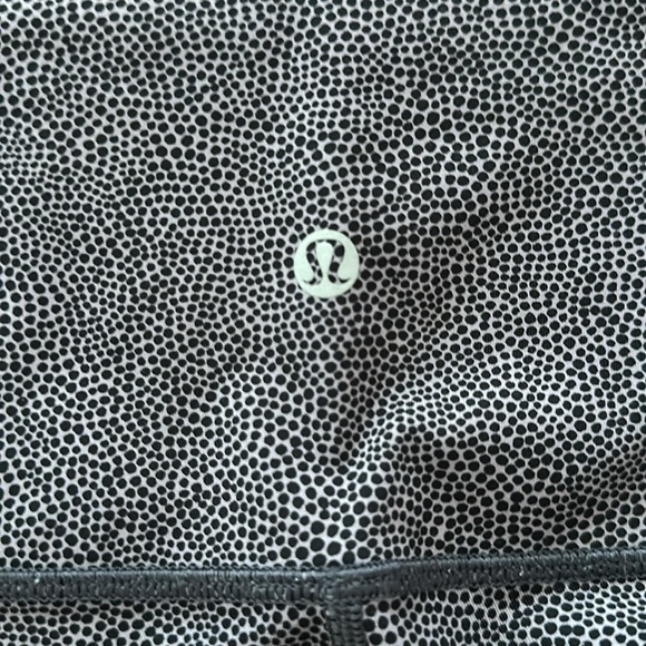Lululemon Wunder Under Crop (Hi-Rise) (Full-On Luxtreme 21") - Picture 9 of 10